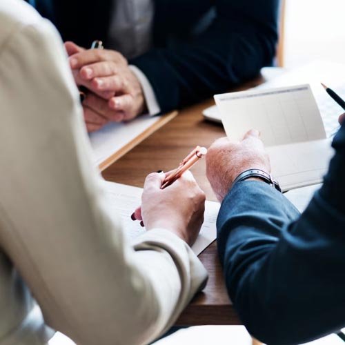 Abogado especialista en recursos de amparo en Punta Arenas Protección de garantías constitucionales